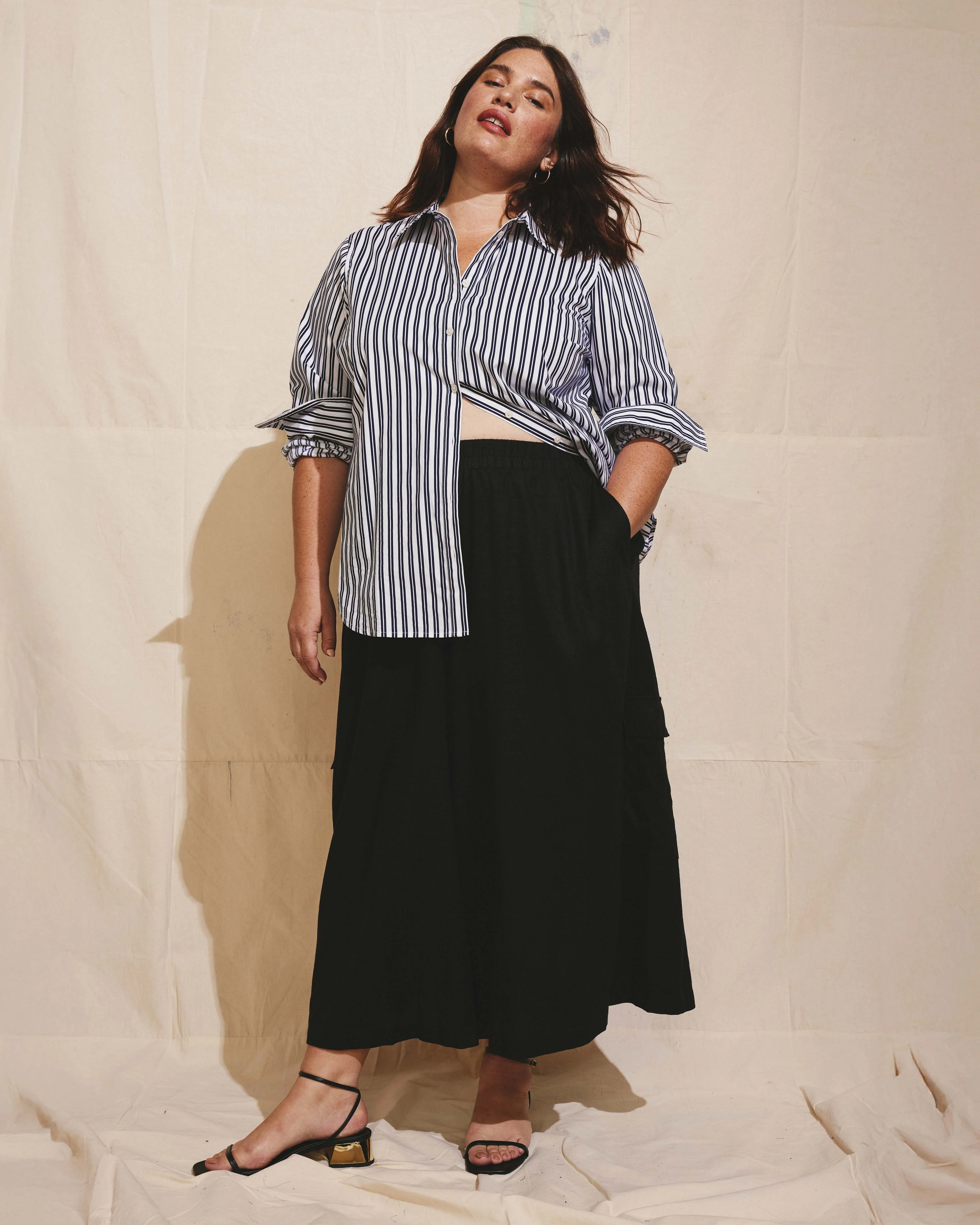 Palazzo Cargo Linen Pant - Black - Image 2